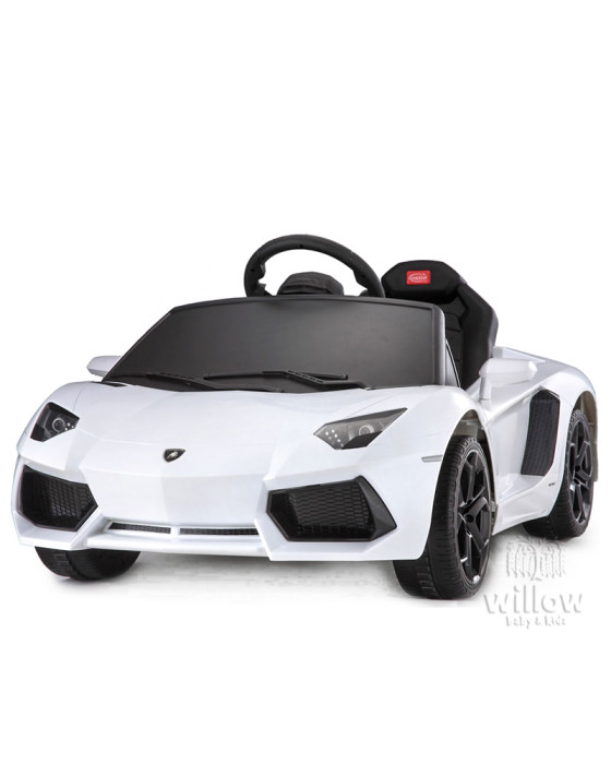 RASTAR MA-81700 LAMBORGHINI AVENTADOR RIDE ON CAR - WHITE