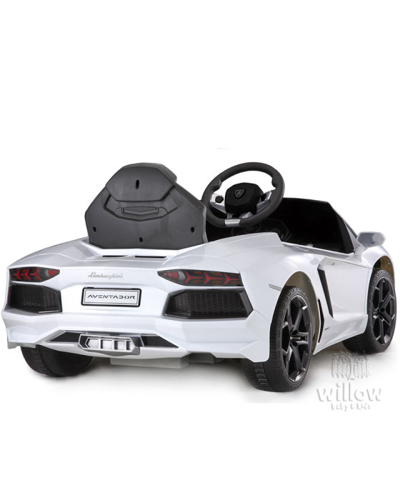 RASTAR MA-81700 LAMBORGHINI AVENTADOR RIDE ON CAR - WHITE